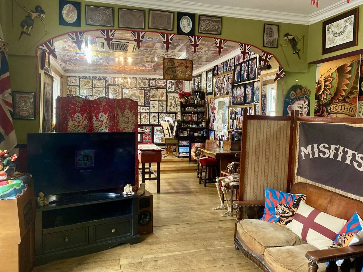 Unique Custom Tattoo Studio for sale in Devon  Photo 12