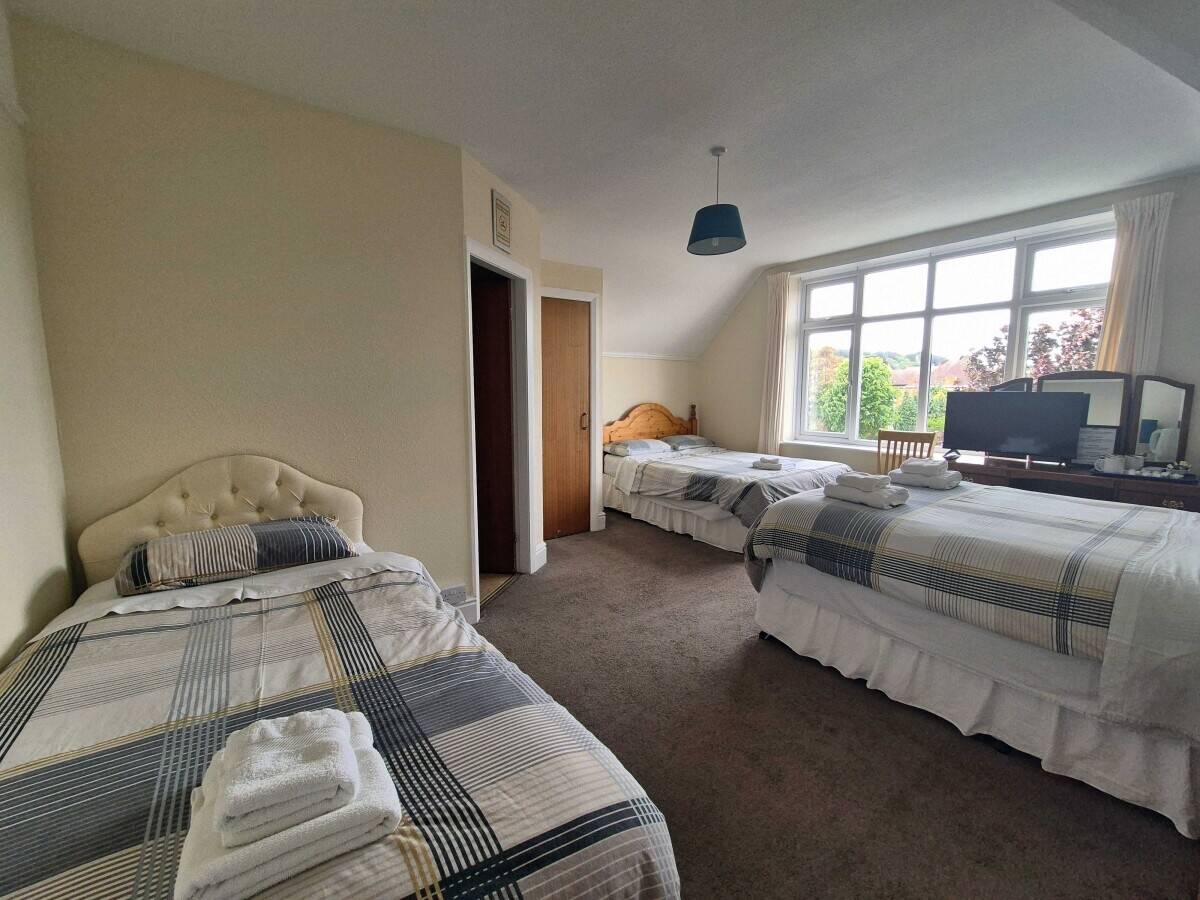 CONWY - 14 BEDROOM HOTEL IN THE SEASIDE RESORT OF COLWYN BAY