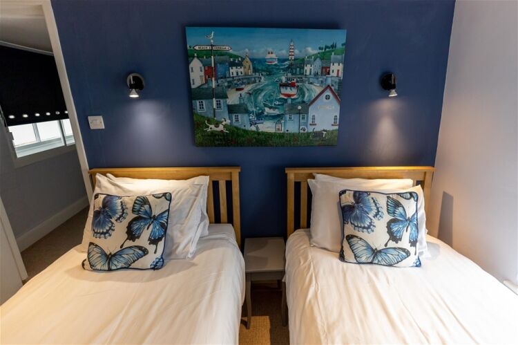 An Historic Somerset Landmark with a Modern Twist For Sale in Bridgwater Photo 12