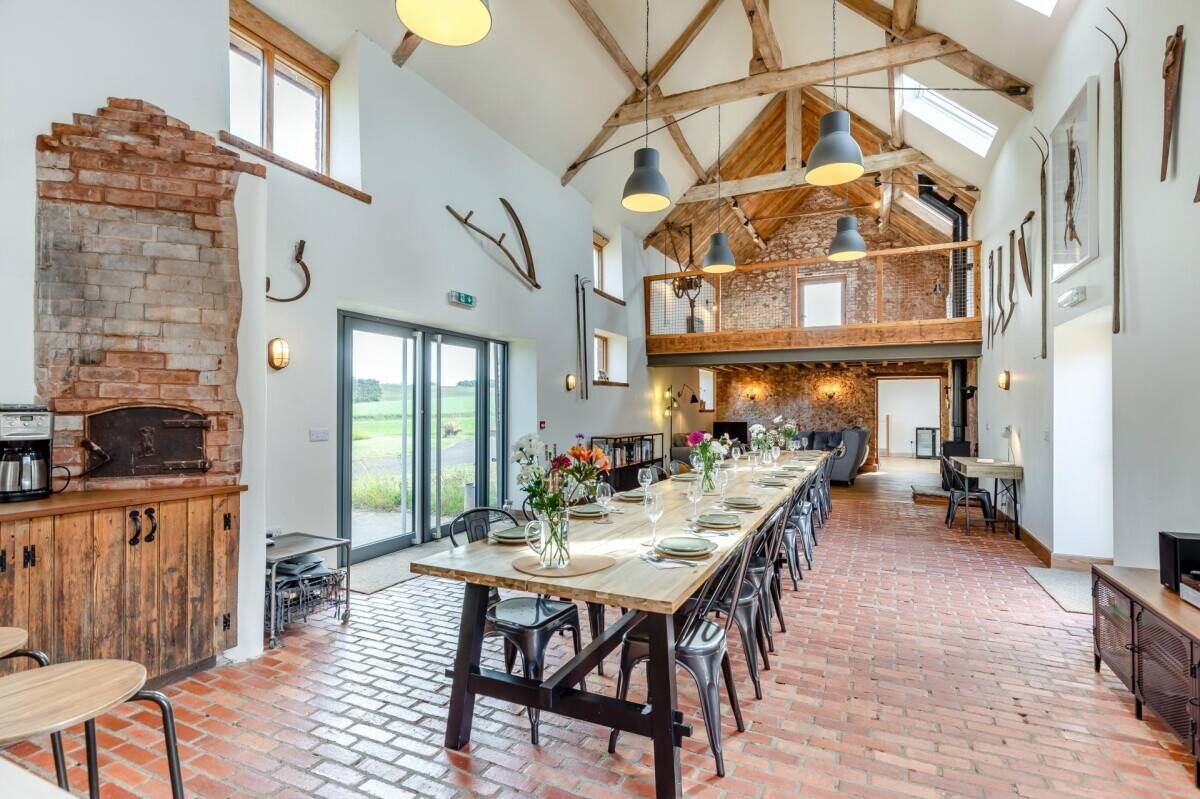 Farm House plus The Retreat -  Thriving Guest Business that sleeps 16 Photo 12