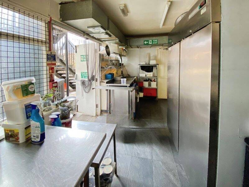 LONG ESTABLISHED 60-70 COVER RESTAURANT - NORTH STREET, ROCHFORD. Photo 12