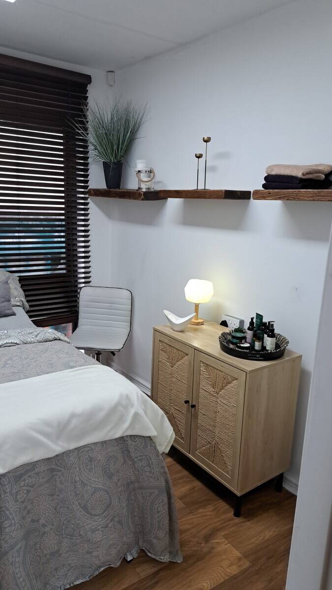 York city centre hair salon and tattoo studio Photo 12