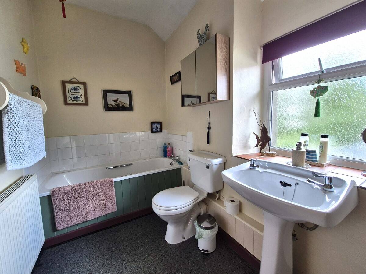 ERYRI (SNOWDONIA NATIONAL PARK) - TRADITIONAL BED & BREAKFAST AND TEAROOMS Photo 12