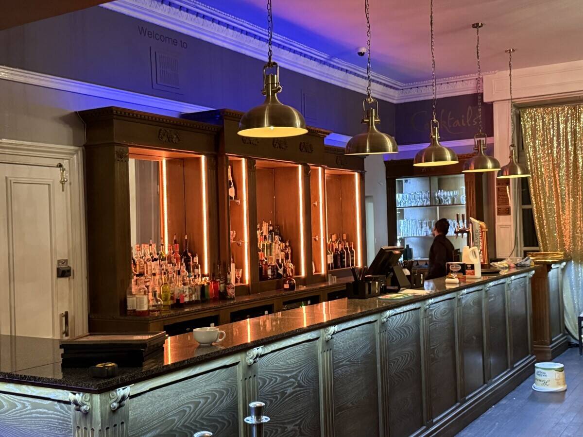 Two Thriving Restaurants with Large Function Suite – Prime Huntingdon Location

 Photo 12