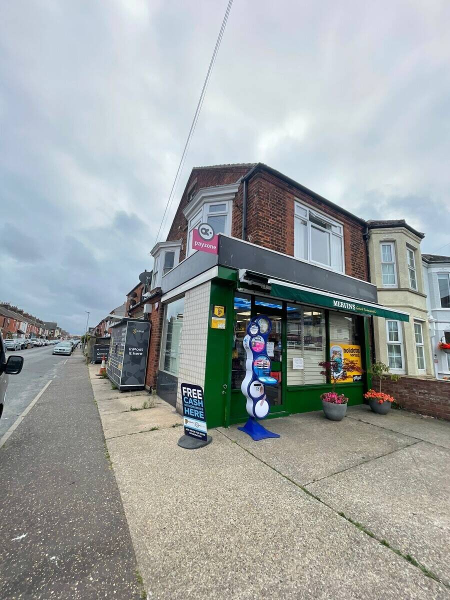 Convenience Stores  for Sale in Great Yarmouth  & 3BhK House Photo 12