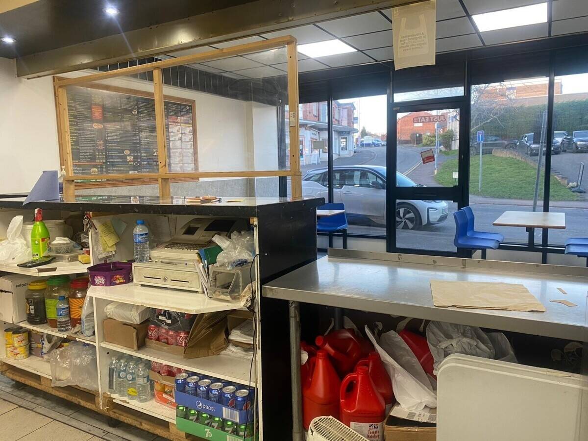 Pizza, kebabs, burgers, curries and chicken shop for sale in Oadby, Leicester Photo 13