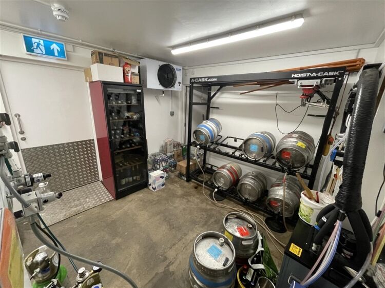 Immaculate Freehouse in South Hams – Recently Renovated For Sale in Kingsbridge Photo 12