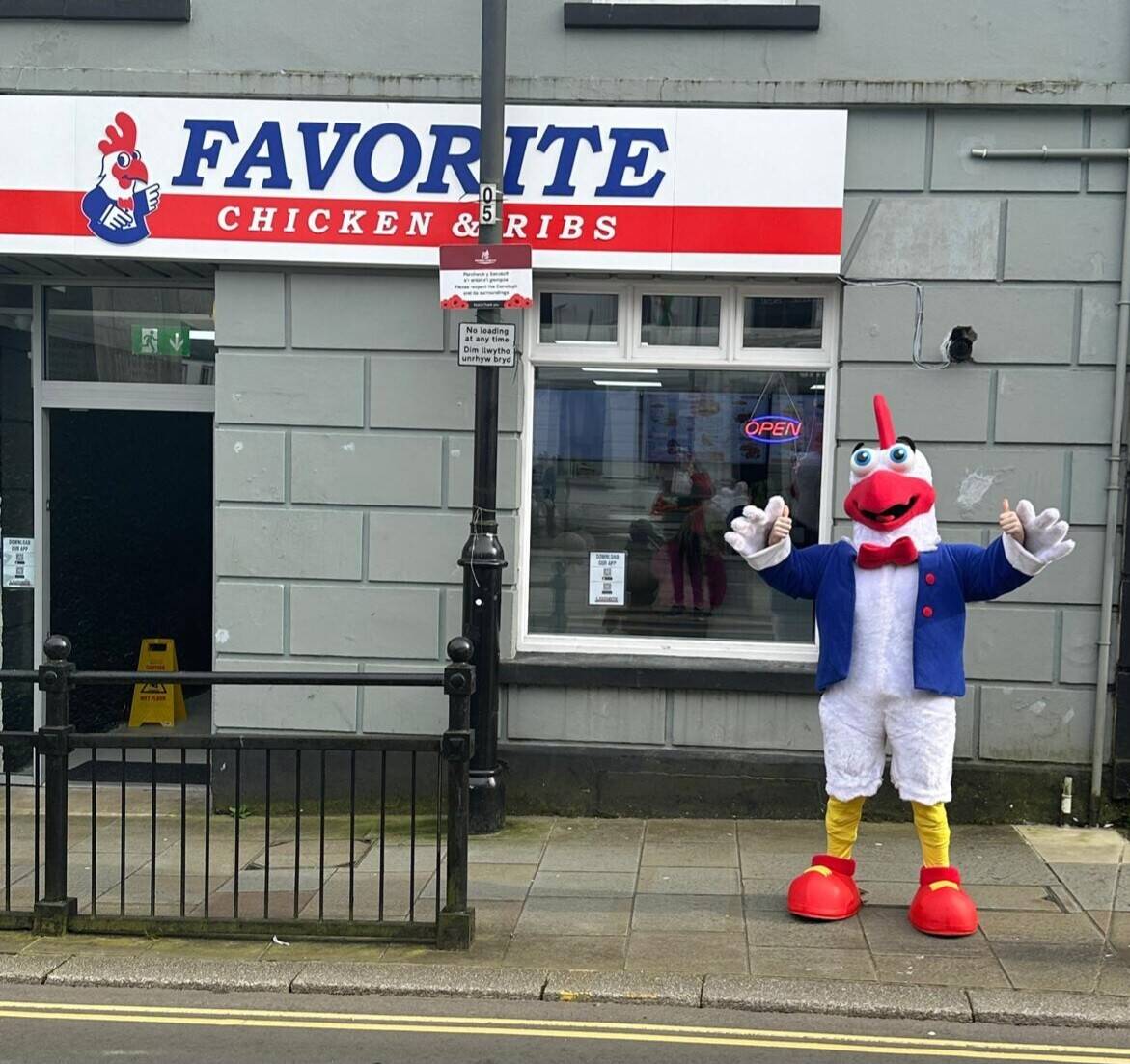 Chiken and Ribs Takeaway for Sale Prime Town Centre Location (South Wales) Photo 12