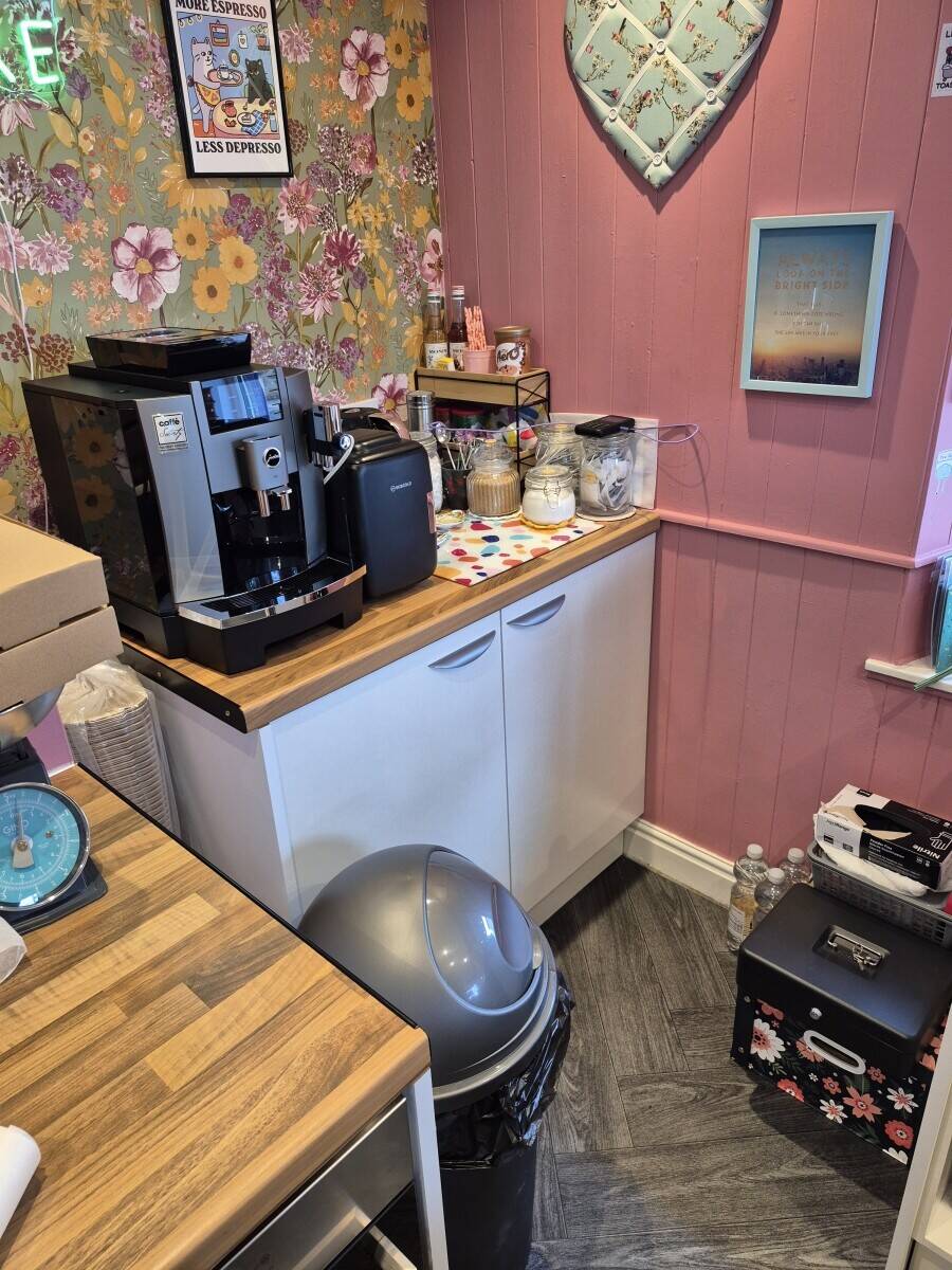 Cake shop for sale Photo 12