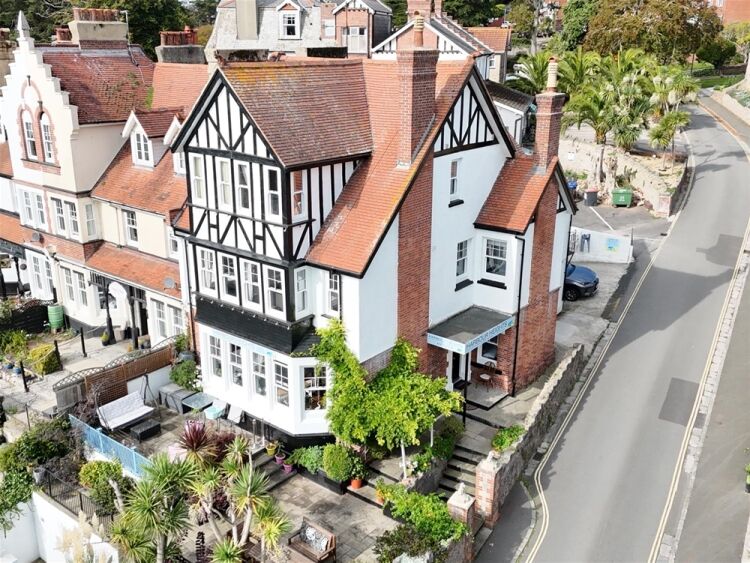 Beautifully presented guest house in a prime position close to Torquay Harbour For Sale in Torquay Photo 12