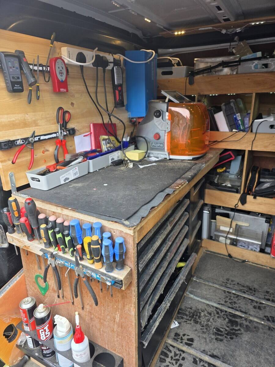 Mobile Autolocksmith