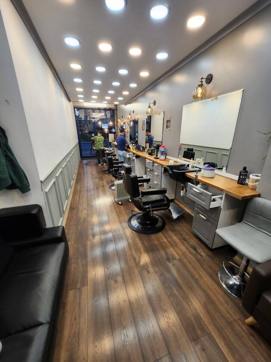 Barber Shop Lease For Sale in Brixton London SW9.