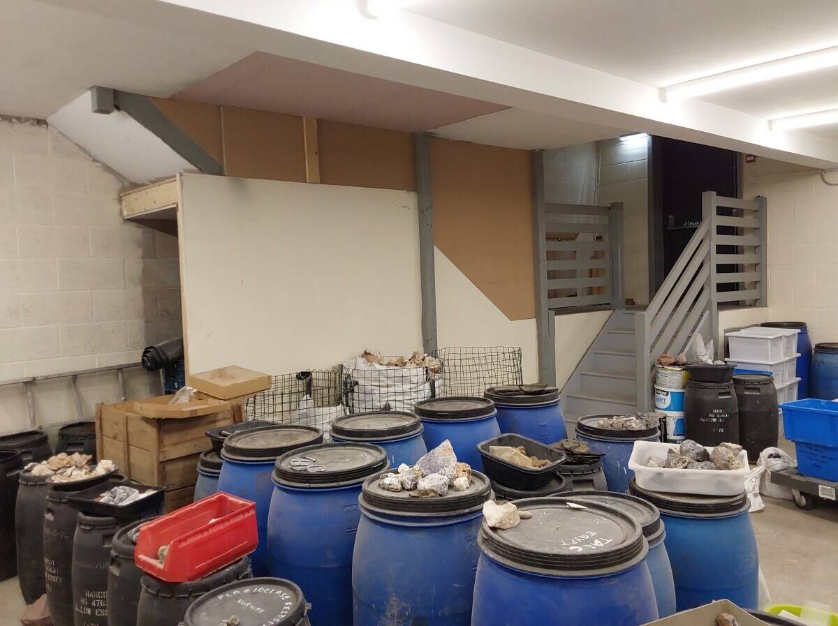 Leasehold / Freehold Suppliers of Mining Exploration Equipment Fossil Services Business Bolton Photo 12