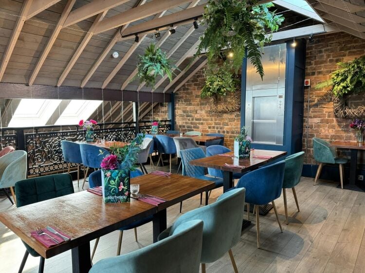 100 Cover Bar & Restaurant, Giffnock, Glasgow Southside