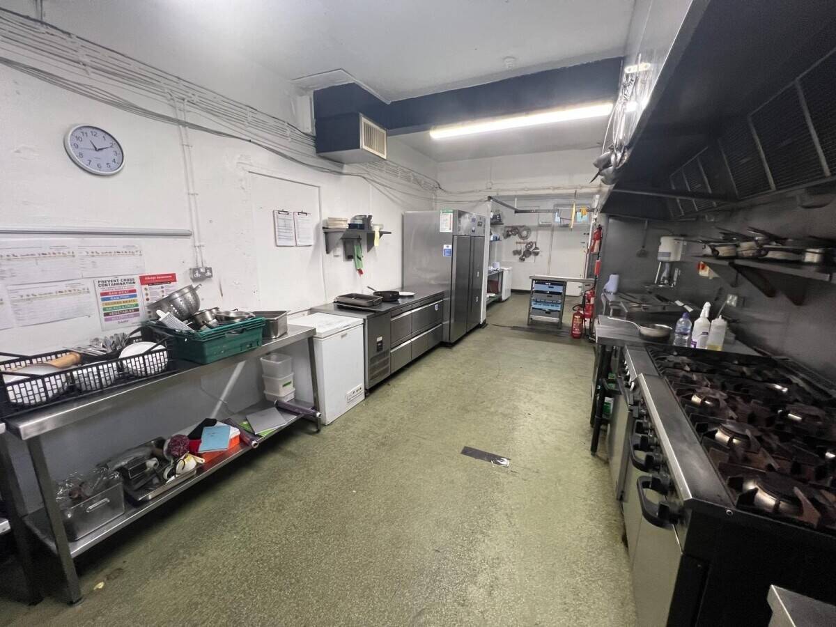 Exceptional licensed restaurant premises located in the desirable town of North Berwick (ref 1782)