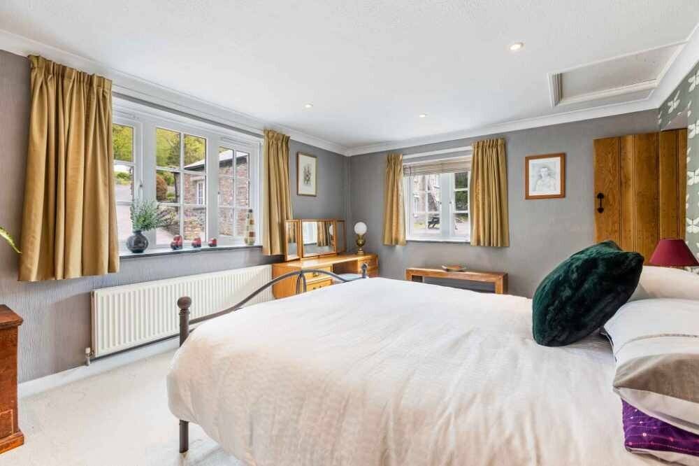 An Idyllic Holiday Cottage Complex, set in stunning Grounds Photo 2