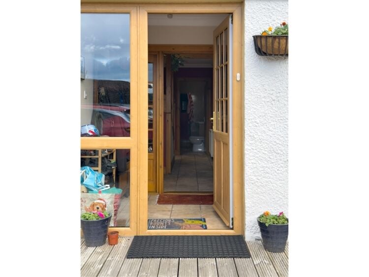 Contin Village Stores and 4 Bedroom House Photo 12