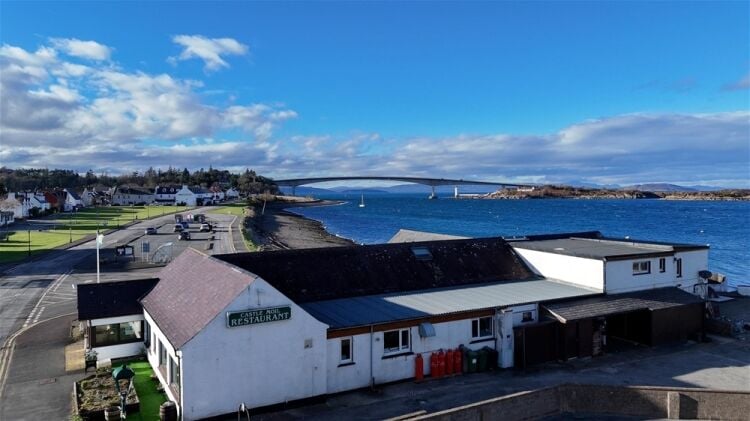 Castle Moil Restaurant, King Haakon Bar & Bunkhouse