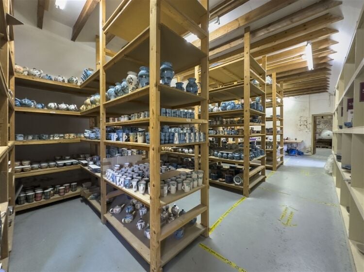 Vacant Retail Unit (Formerly The Tain Pottery)
