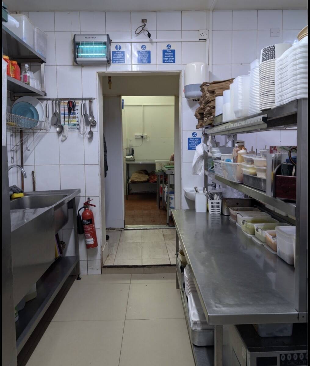 Indian and Chinese cuisine restaurant for sale in Sutton Croydon Photo 12