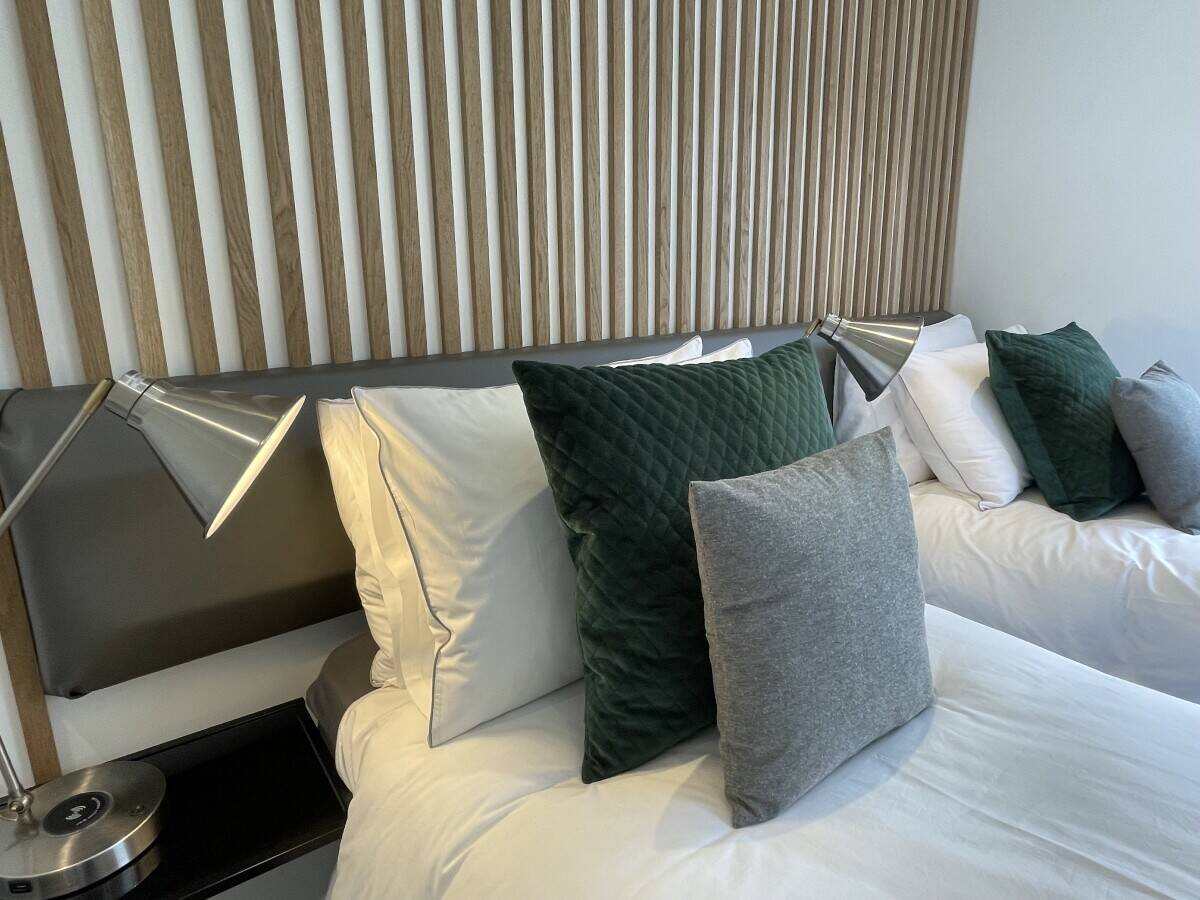 Turn-Key Holiday Let Holiday Home 2 bed Flat across from Bournemouth beach & gardens!!
