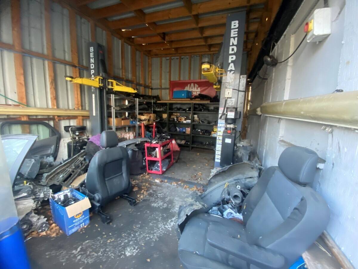 MECHANICS, WORKSHOP & RECOVERY BUSINESS WITH POTENTIAL MOT STATION - WITHAM, ESSEX