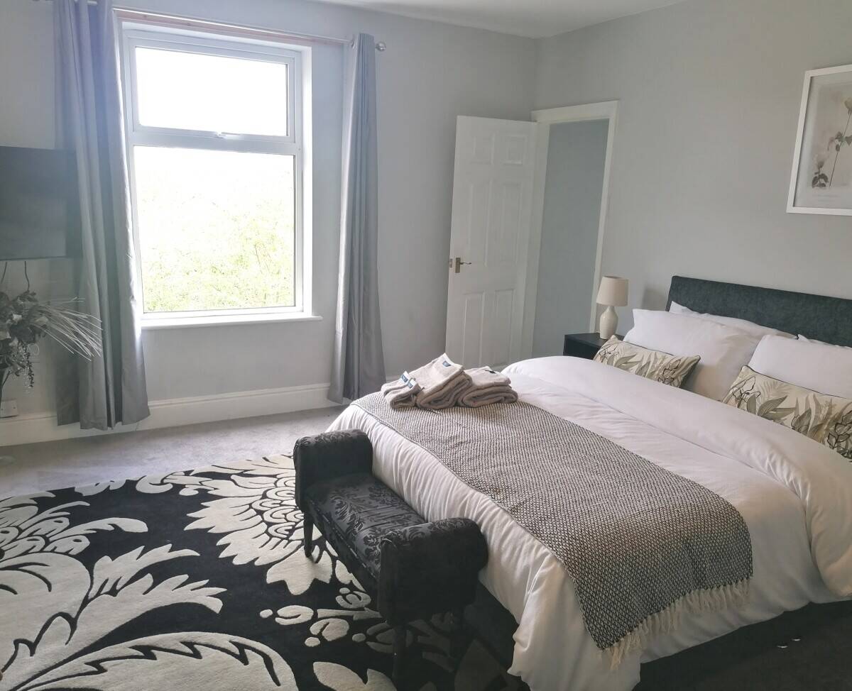 DERBYSHIRE - WET-LED RESIDENTIAL PUB WITH THREE LETTING BEDROOMS Photo 12
