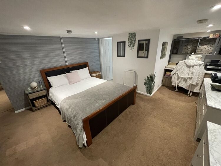 Established and Highly Profitable 7-Bed Guest House For Sale in Torquay
