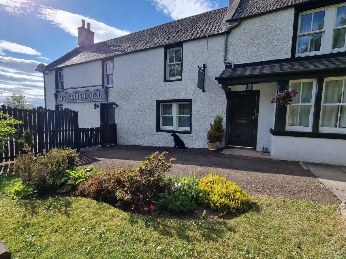 A Well-Presented Multi Income Stream Village Hotel  (ref 1793) Photo 12