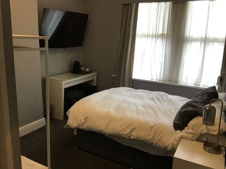 GUEST HOUSE IN VIBRANT SEASIDE TOWN, VALE OF GLAMORGAN