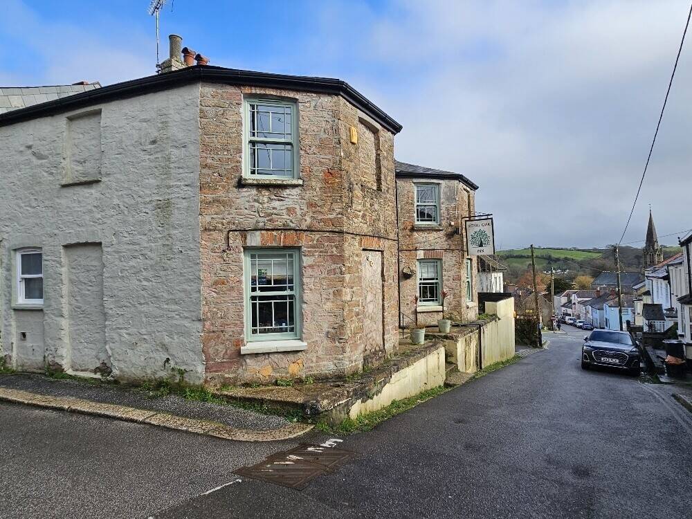 Profitable High Turnover Character Cornish Inn With 6 Letting Rooms & A 2 Bedroom Cottage