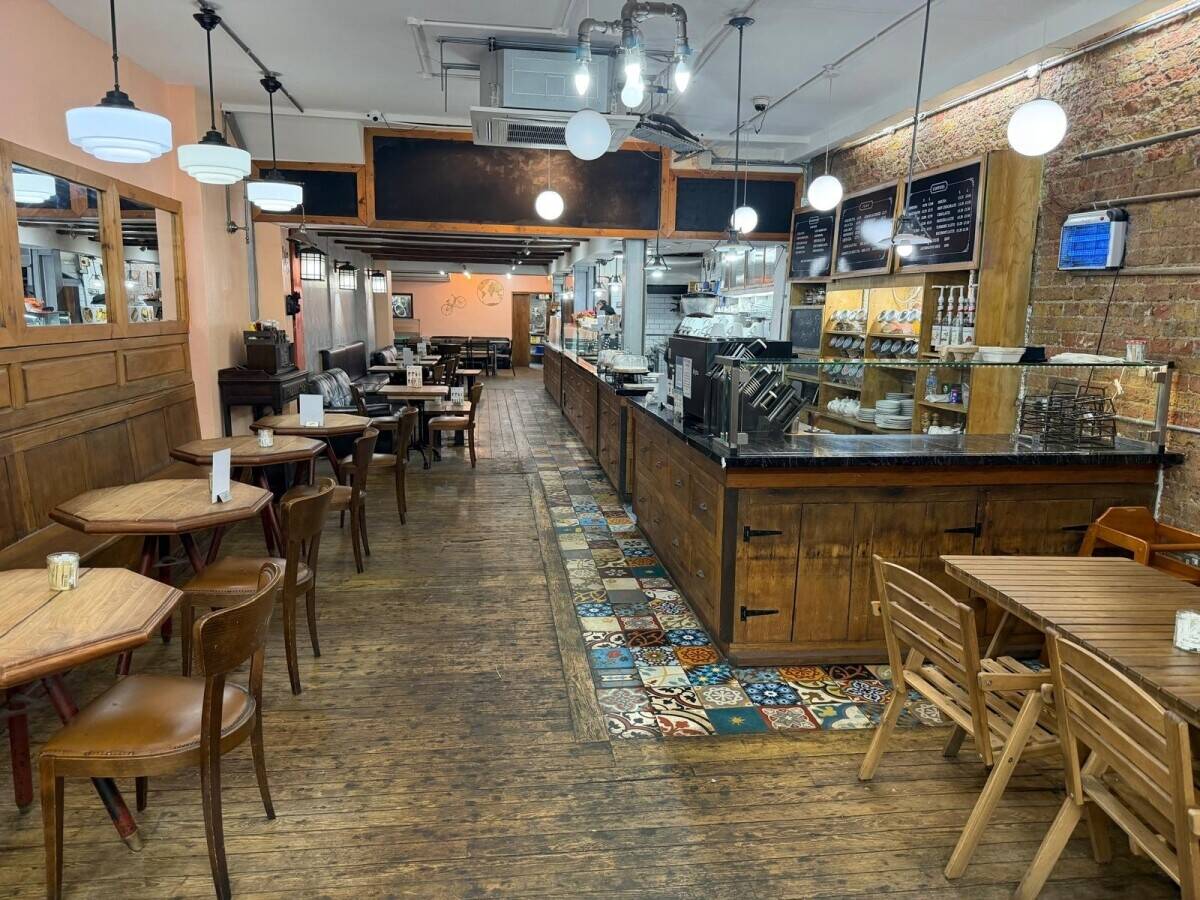 Highly Profitable, cafe and pastry for sale in the heart of Tooting SW LONDON