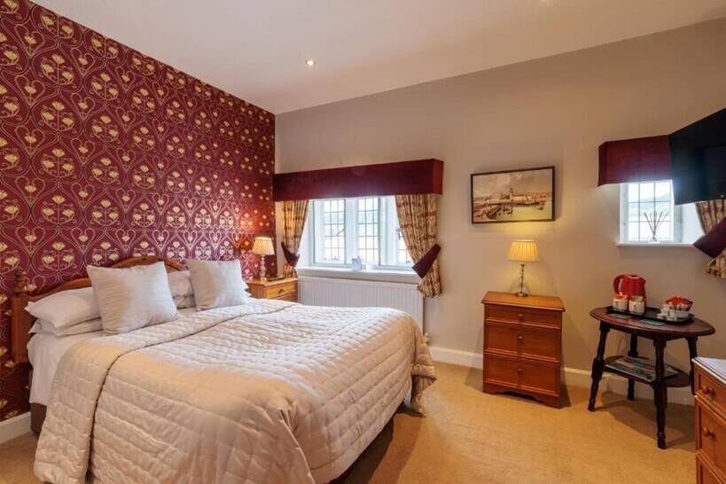 NORTH YORKSHIRE - PROFITABLE PUB & RESTAURANT WITH ELEVEN LETTING BEDROOMS