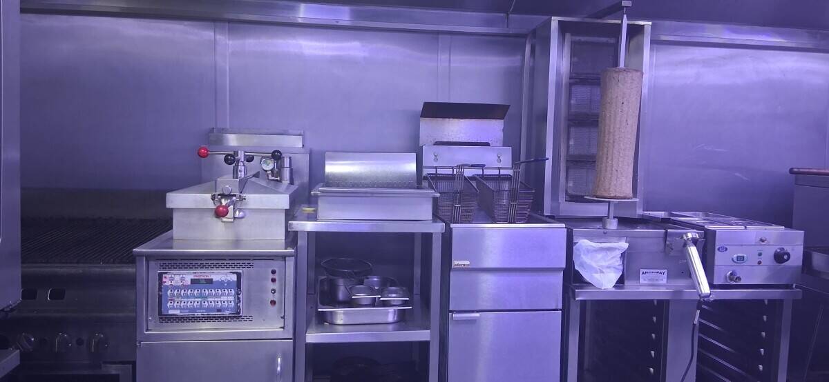 Takeaway For sale In Nottingham Prime Location, 4 Bed accommodation included.