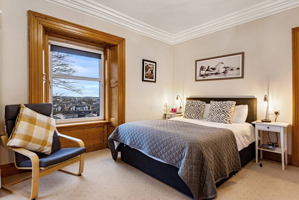 Established, Victorian 7-Bedroom Guest House & Restaurant in World Famous Location - For Sale Photo 12