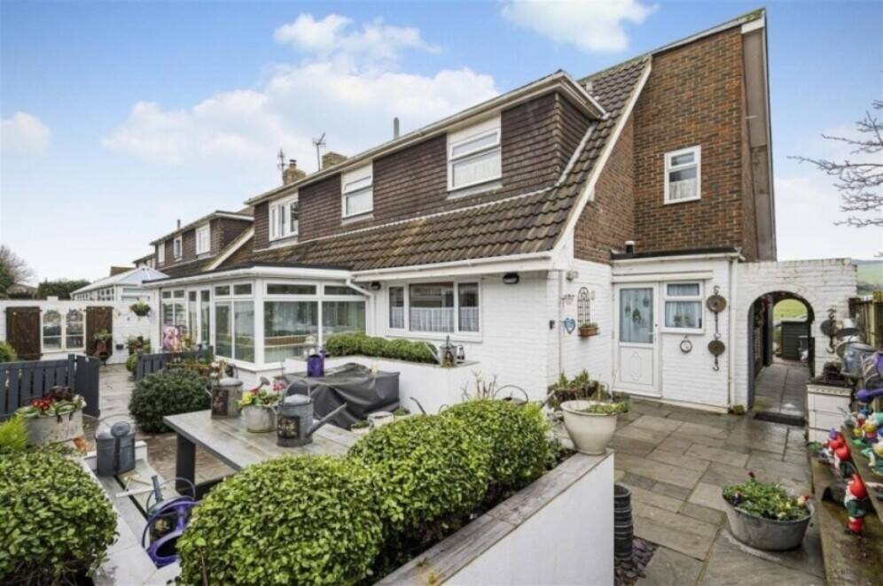 PRIVATE SWIM SCHOOL BUSINESS & EXTENSIVE FAMILY HOME - FOR SALE- SEVEN SISTERS, EAST SUSSEX