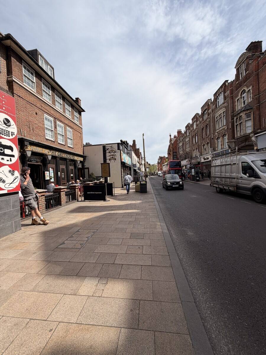 Prime High Street Retail Unit for Sale/ or rent in Bromley &ndash; Flexible Use Opportunity Photo 12
