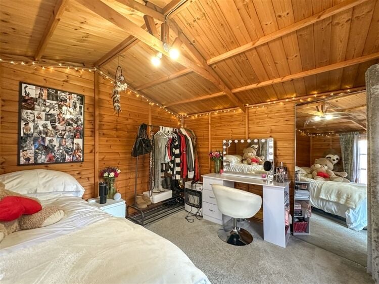 Eriskay Guest House & Glamping Pods