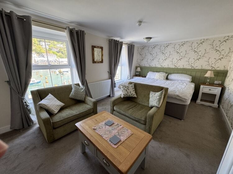 Freehold 5 Bedroom Guest House Located In Looe Photo 12