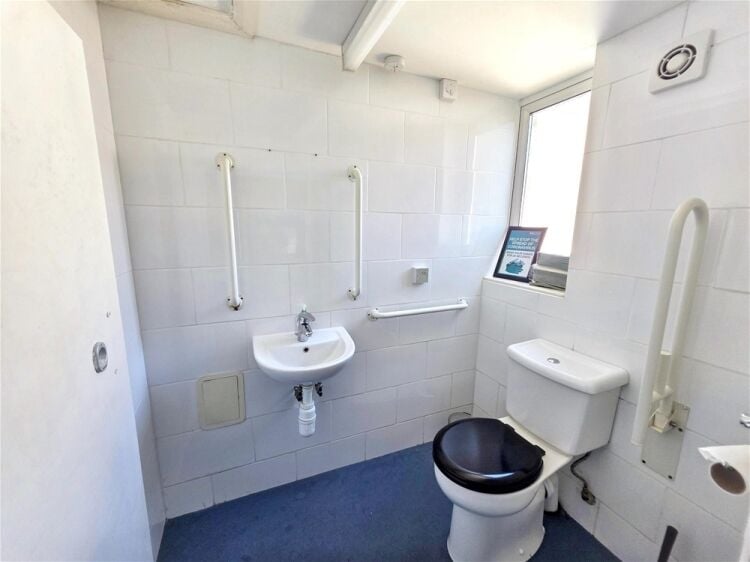 Auction Lot: Mixed-use Investment Property - Paignton Devon For Sale in Paignton Photo 12