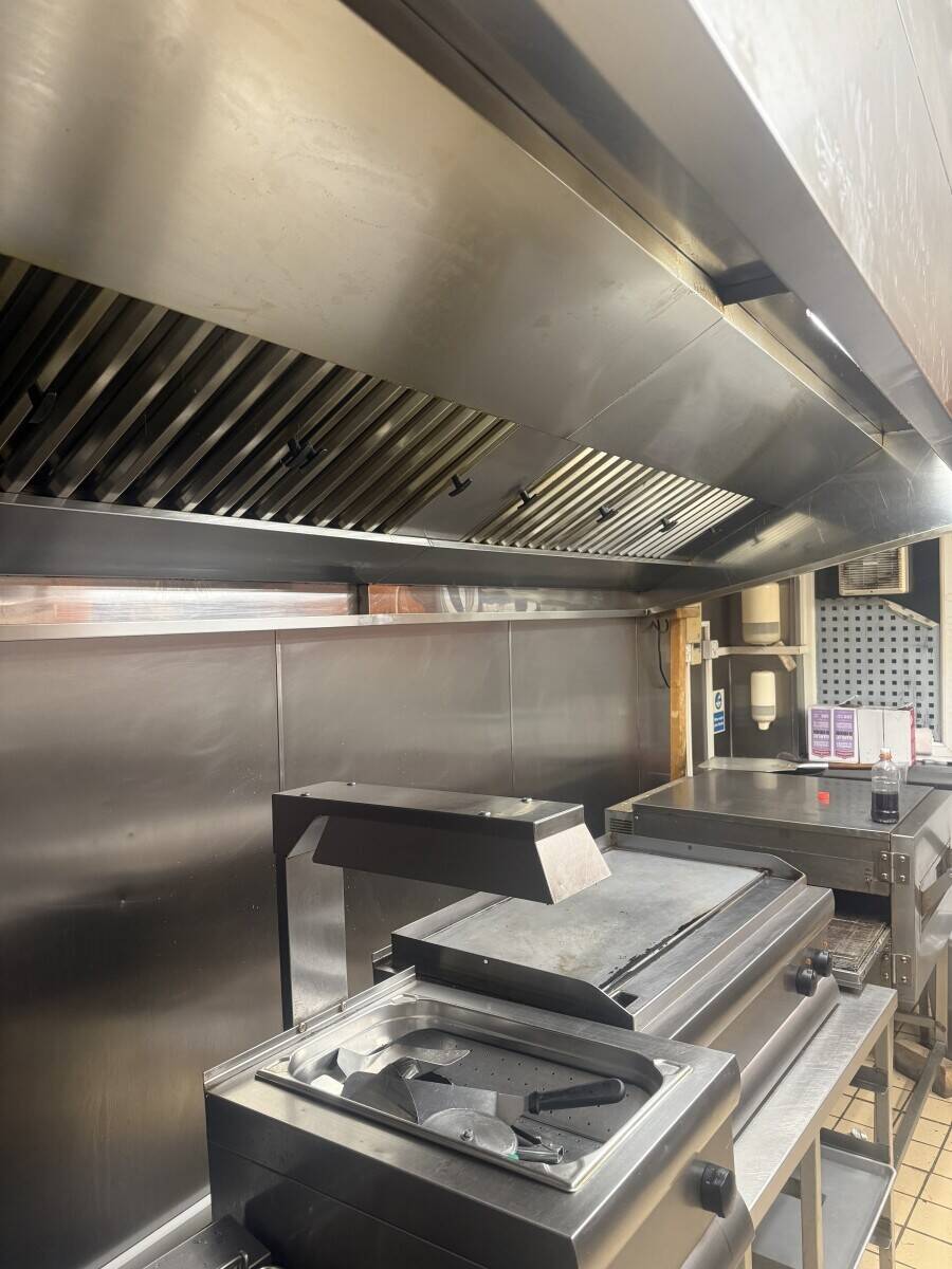 Pizza and Fried Chicken , Butgers Takeaway shop for sale in Saint Neots , Cambridgeshire