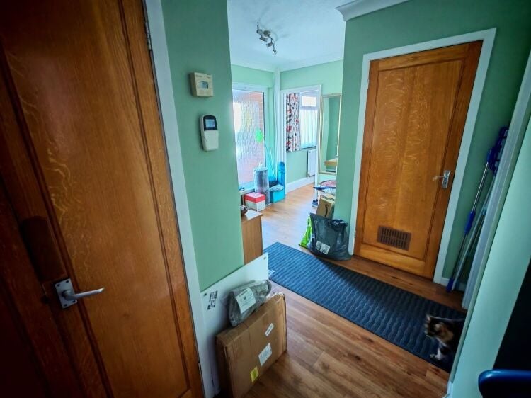5-Star Licensed Cattery with Freehold Bungalow - Eastwood, Nottingham Photo 12