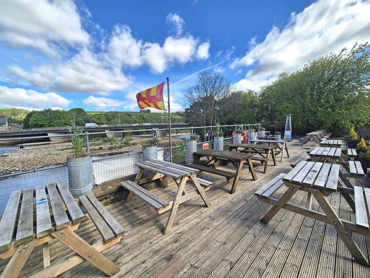NORTHUMBERLAND - HISTORIC NINE BEDROOM HOTEL, BAR AND RESTAURANT IN SCENIC VILLAGE LOCATION Photo 12