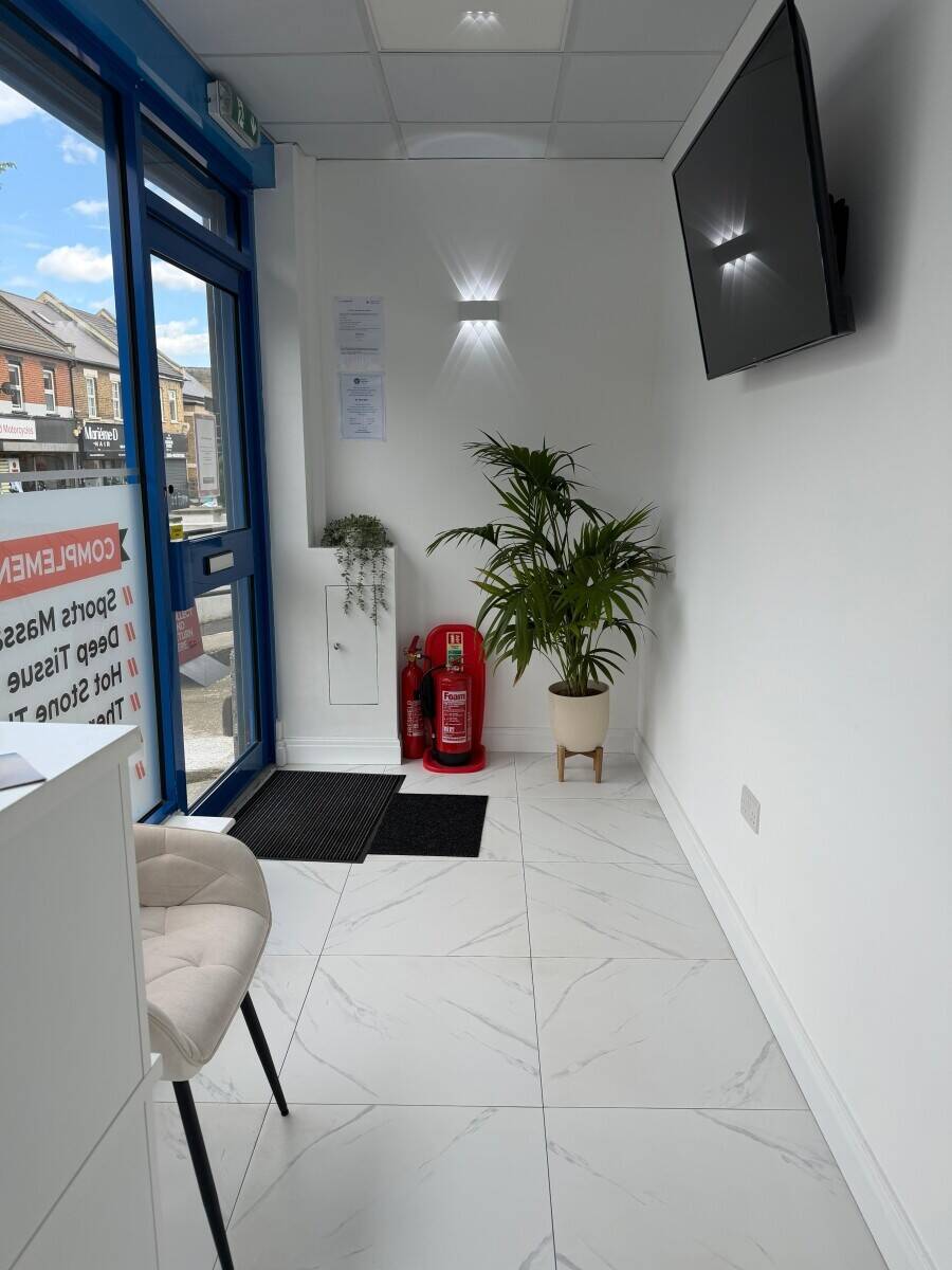 Wellness Clinic for sale in South woodford Photo 12