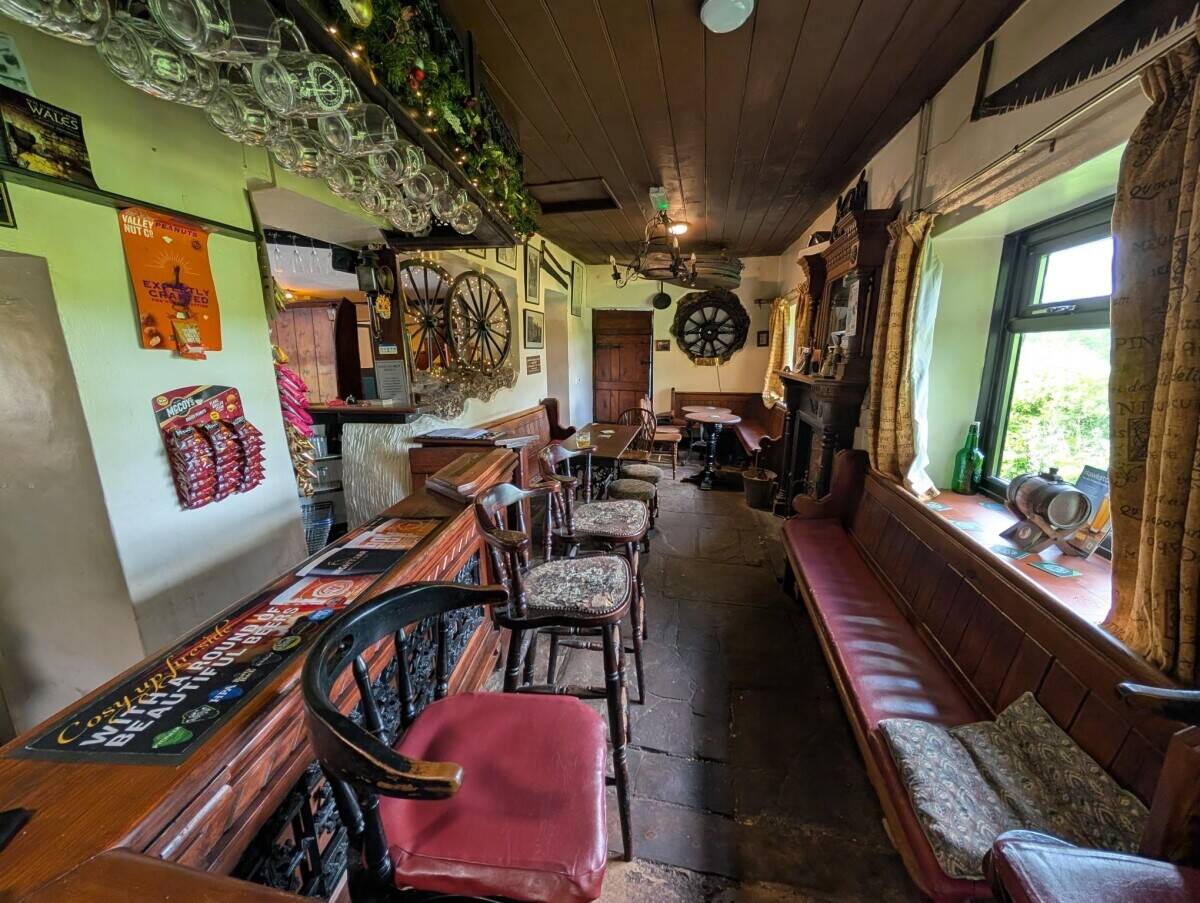 MONMOUTHSHIRE (NEAR CHEPSTOW) - CHARACTER VILLAGE FREEHOUSE Photo 12