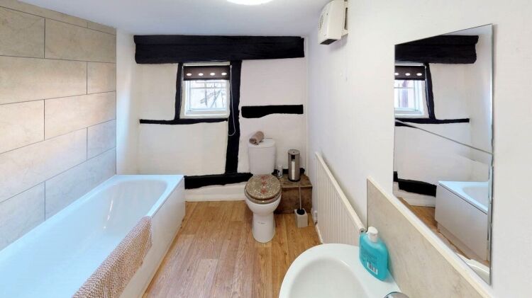 FREEHOLD FISH & CHIP TAKEAWAY with ACCOMMODATION