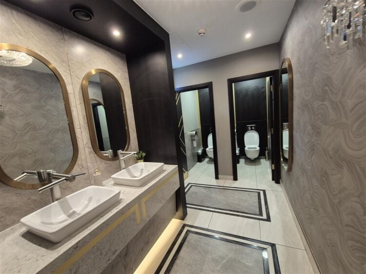 Licenced Trade, Pubs & Clubs For Sale in Leeds
