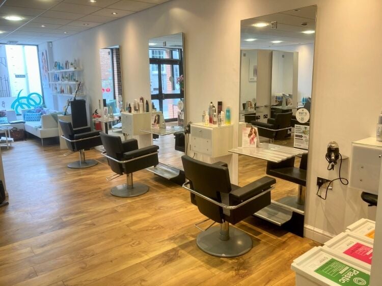 FULLY EQUIPPED HAIR & BEAUTY SALON PREMISES
