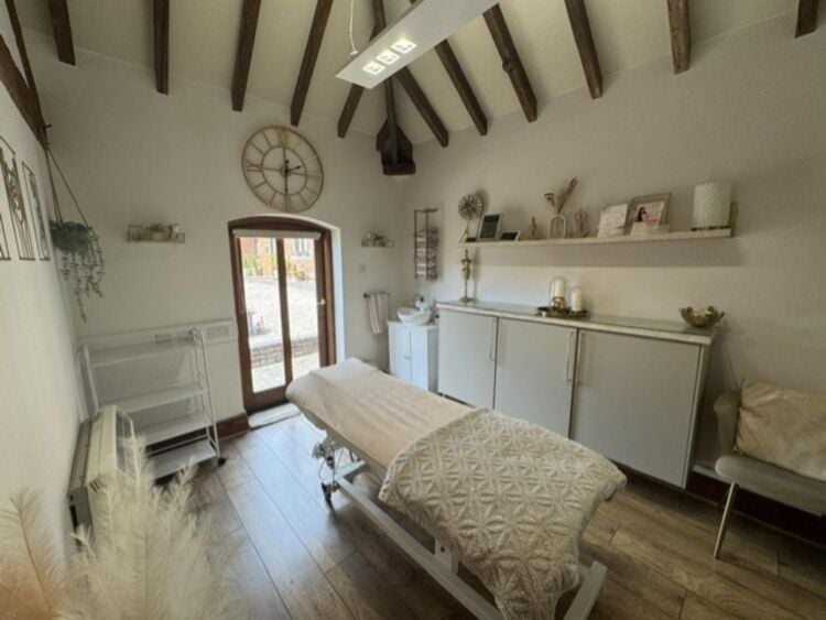 Leasehold Hair & Beauty Salon Located In Hurley, Atherstone