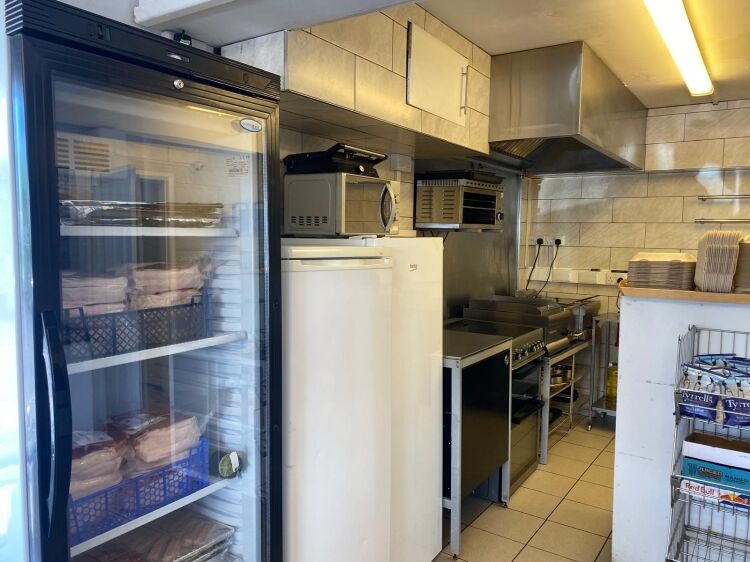 Leasehold Café Located In Warwick